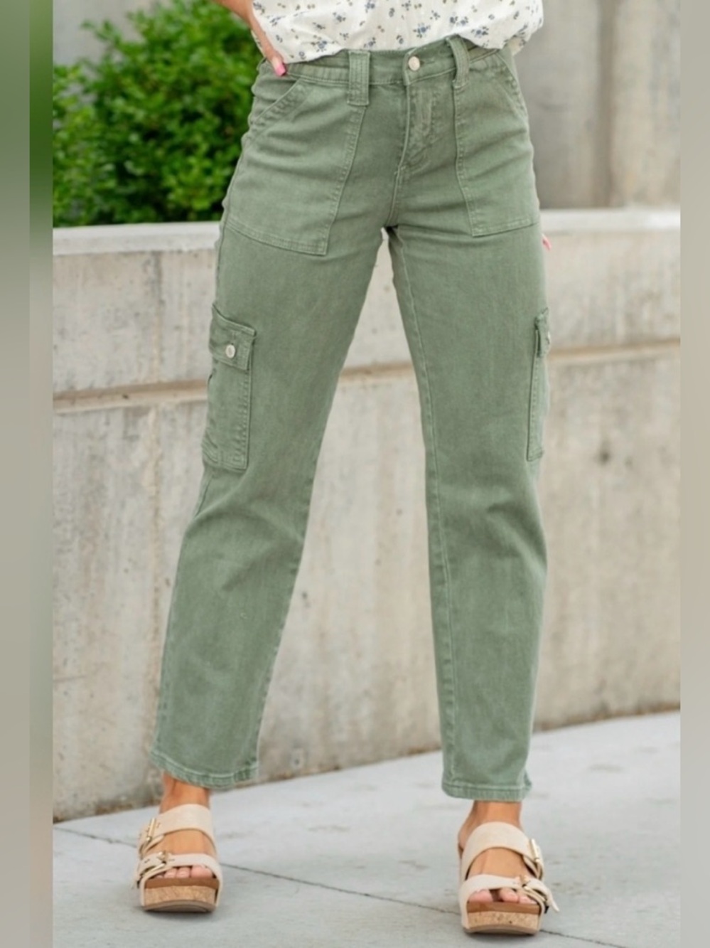 NWT Vervet Dixie Utility Jeans in Army Green Cargo Size 27